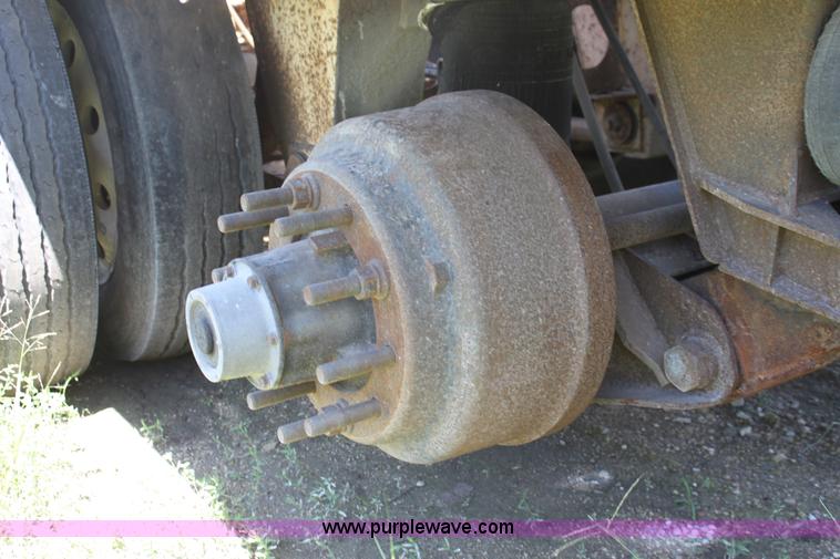 image for item D5206 1992 Fruehauf dry bulk trailer