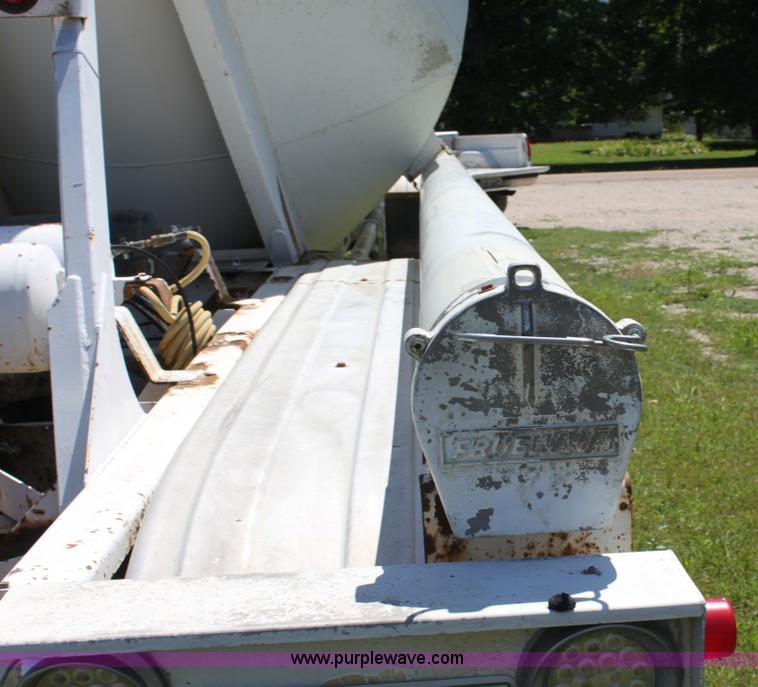 image for item D5206 1992 Fruehauf dry bulk trailer