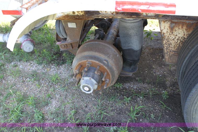 image for item D5206 1992 Fruehauf dry bulk trailer