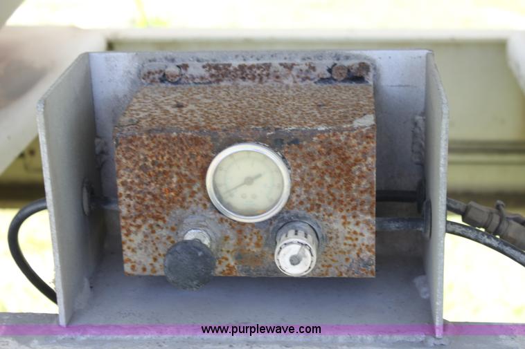 image for item D5206 1992 Fruehauf dry bulk trailer