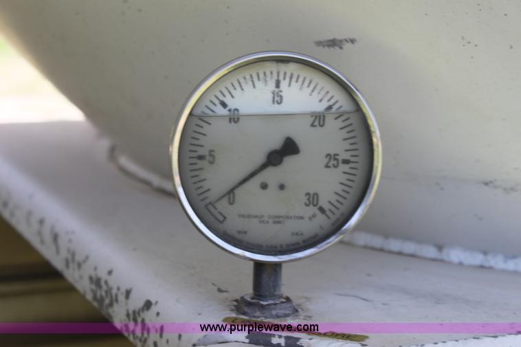 image for item D5206 1992 Fruehauf dry bulk trailer