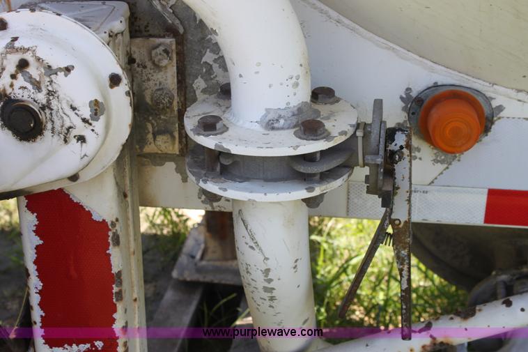 image for item D5206 1992 Fruehauf dry bulk trailer