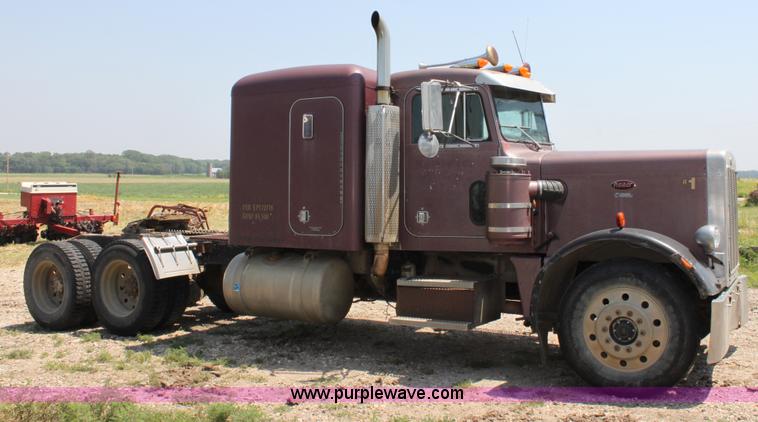 image for item D5211 1984 Peterbilt 359 semi truck