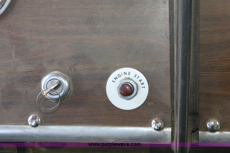 image for item D5211 1984 Peterbilt 359 semi truck