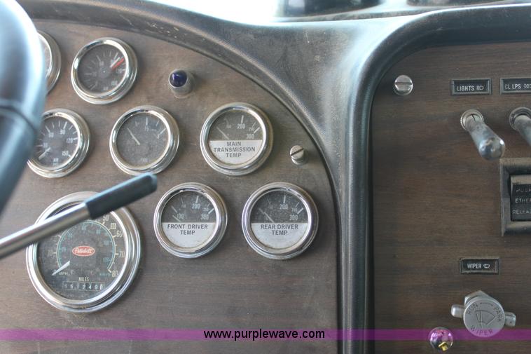 image for item D5211 1984 Peterbilt 359 semi truck