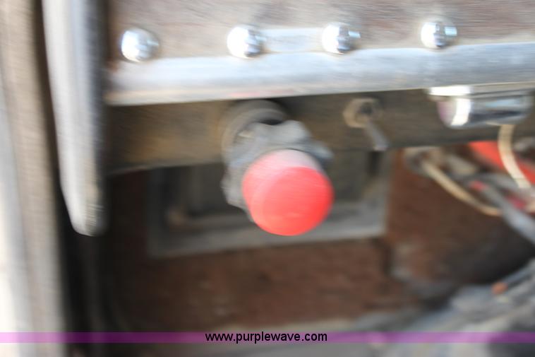 image for item D5211 1984 Peterbilt 359 semi truck