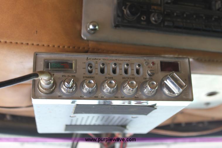 image for item D5211 1984 Peterbilt 359 semi truck