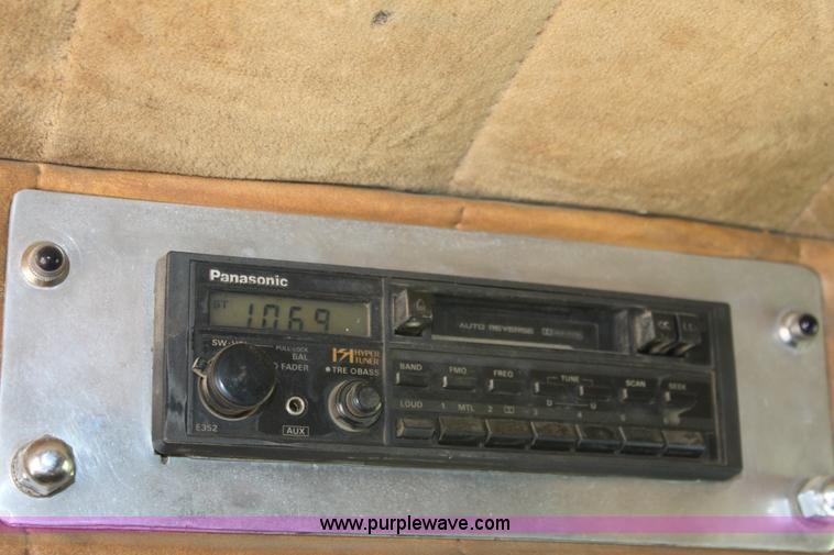 image for item D5211 1984 Peterbilt 359 semi truck