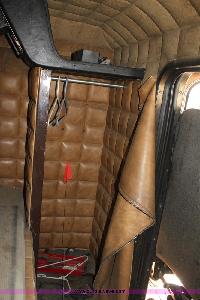 image for item D5211 1984 Peterbilt 359 semi truck