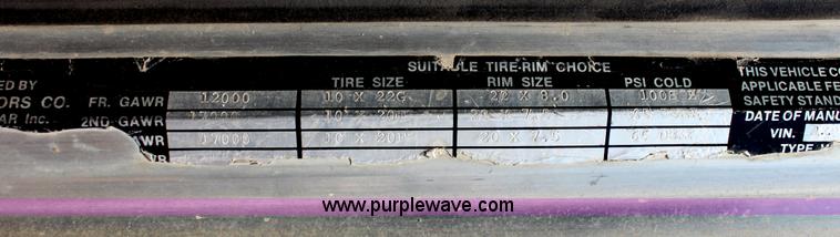 image for item D5211 1984 Peterbilt 359 semi truck