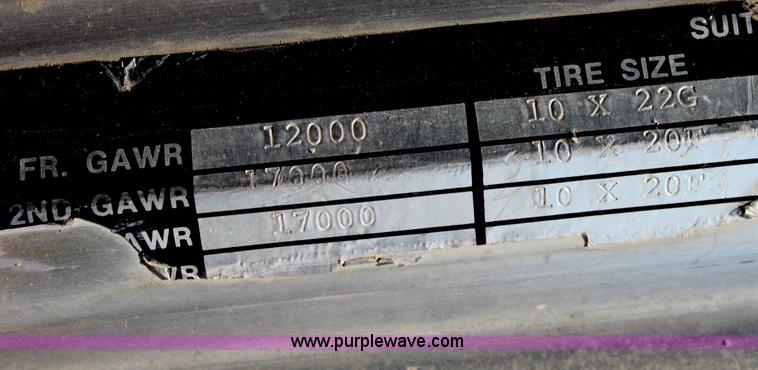 image for item D5211 1984 Peterbilt 359 semi truck