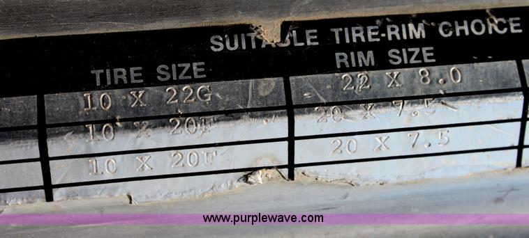 image for item D5211 1984 Peterbilt 359 semi truck