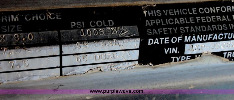 image for item D5211 1984 Peterbilt 359 semi truck