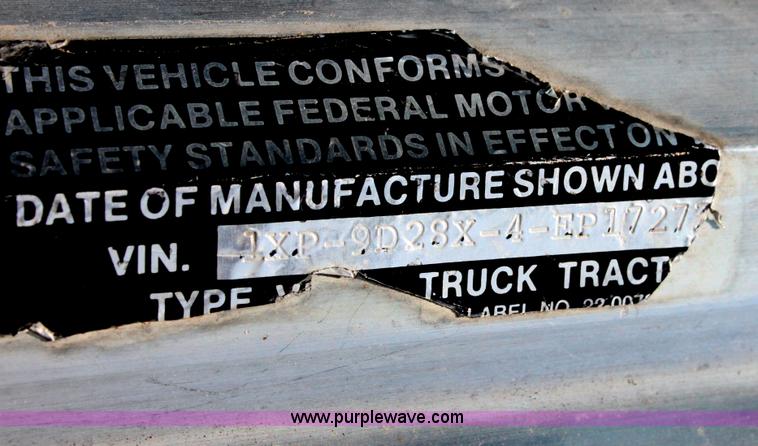 image for item D5211 1984 Peterbilt 359 semi truck