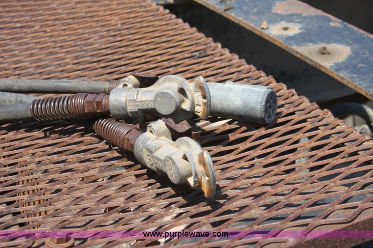 image for item D5211 1984 Peterbilt 359 semi truck