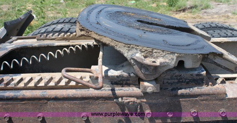 image for item D5211 1984 Peterbilt 359 semi truck