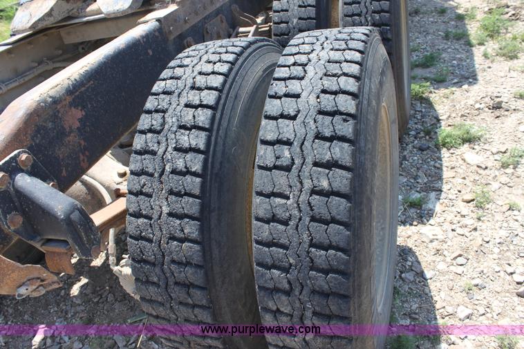 image for item D5211 1984 Peterbilt 359 semi truck