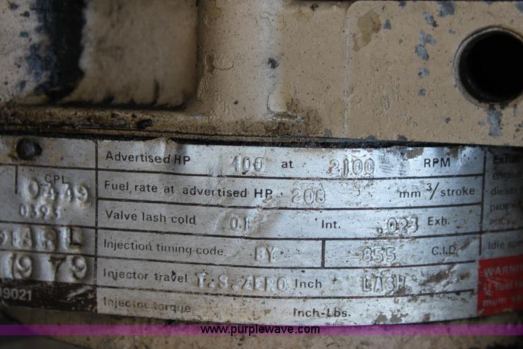 image for item D5211 1984 Peterbilt 359 semi truck