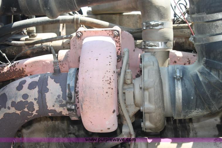 image for item D5211 1984 Peterbilt 359 semi truck