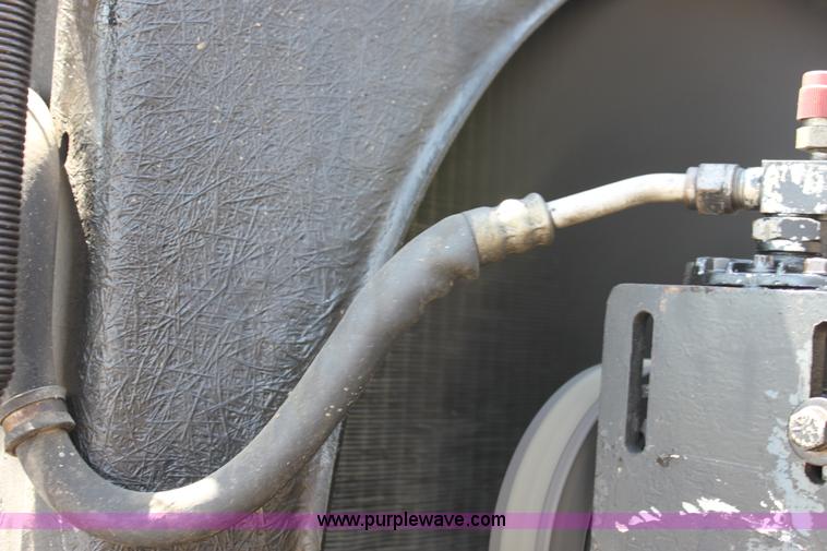 image for item D5211 1984 Peterbilt 359 semi truck