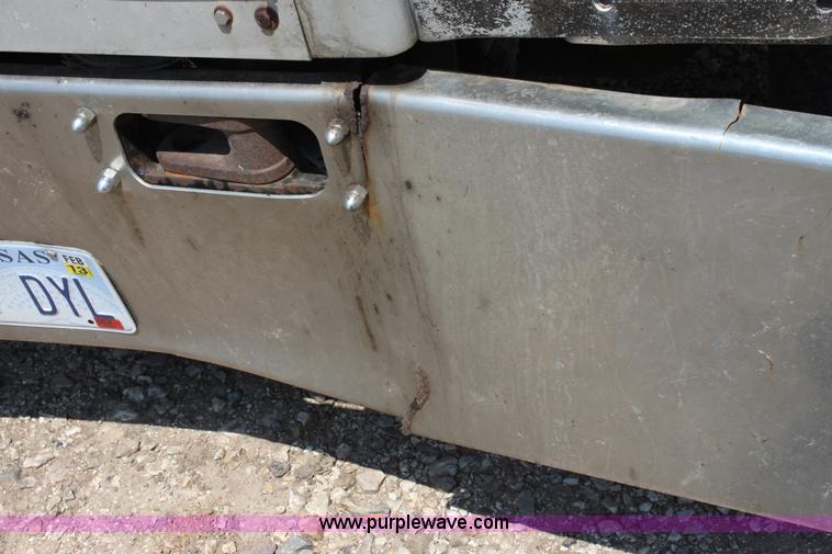 image for item D5211 1984 Peterbilt 359 semi truck