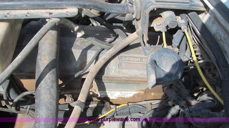 image for item F3011 1995 Ford L9000 AeroMax semi truck