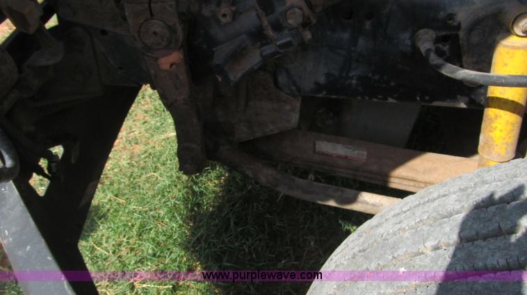 image for item F3011 1995 Ford L9000 AeroMax semi truck