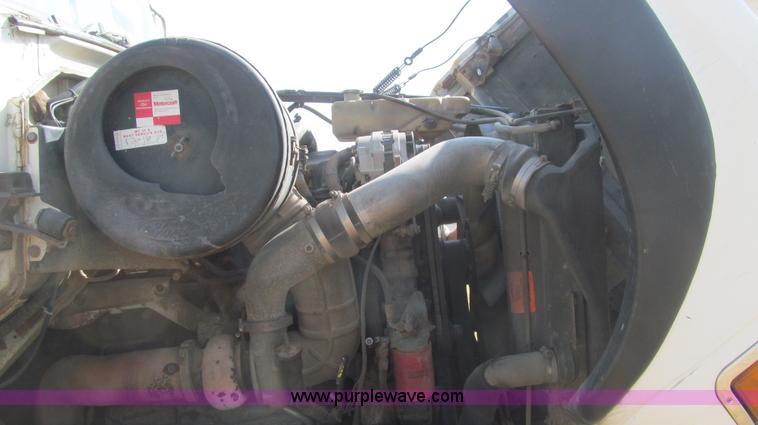 image for item F3011 1995 Ford L9000 AeroMax semi truck