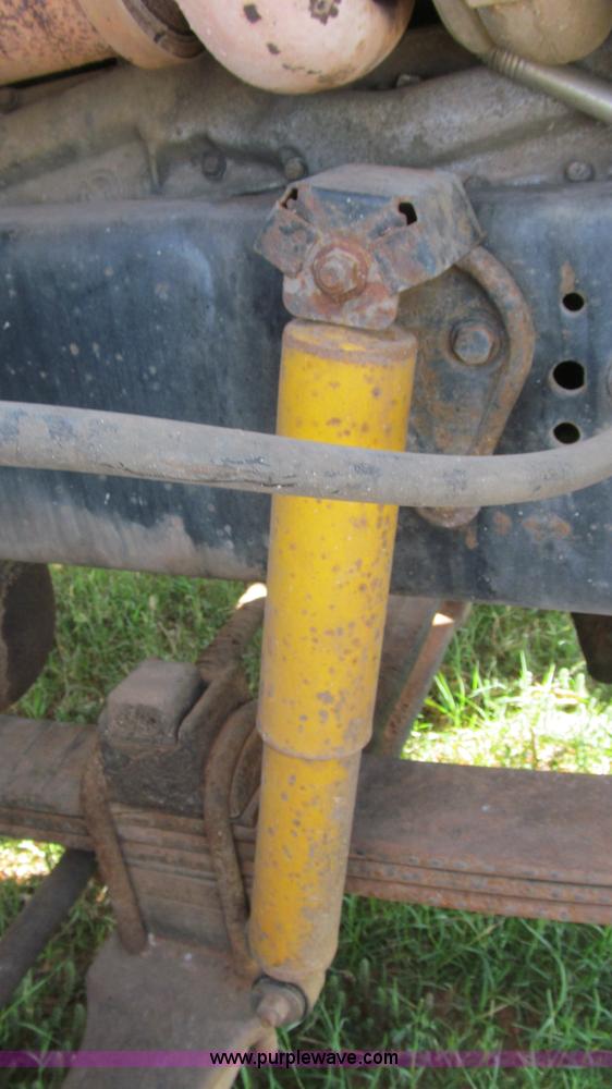 image for item F3011 1995 Ford L9000 AeroMax semi truck