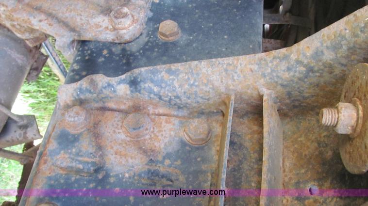 image for item F3011 1995 Ford L9000 AeroMax semi truck