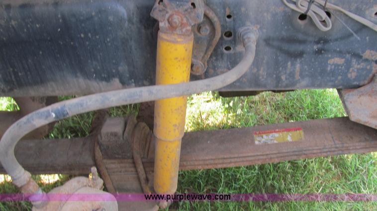 image for item F3011 1995 Ford L9000 AeroMax semi truck