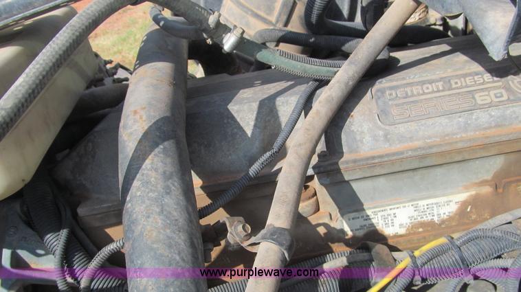 image for item F3011 1995 Ford L9000 AeroMax semi truck