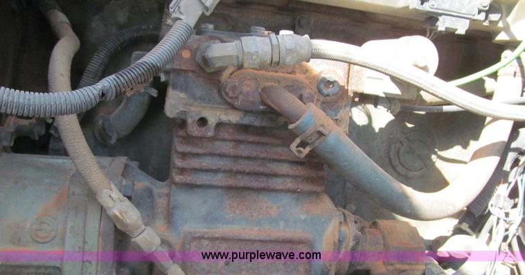 image for item F3011 1995 Ford L9000 AeroMax semi truck