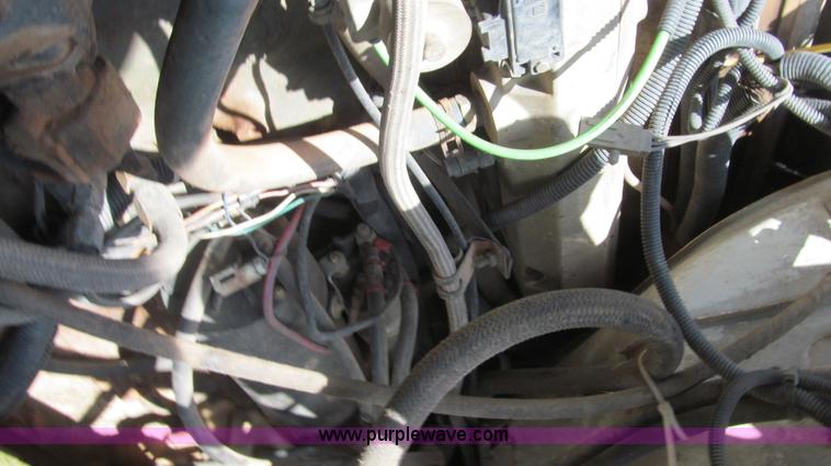 image for item F3011 1995 Ford L9000 AeroMax semi truck