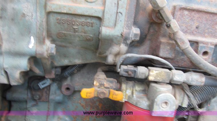 image for item F3011 1995 Ford L9000 AeroMax semi truck