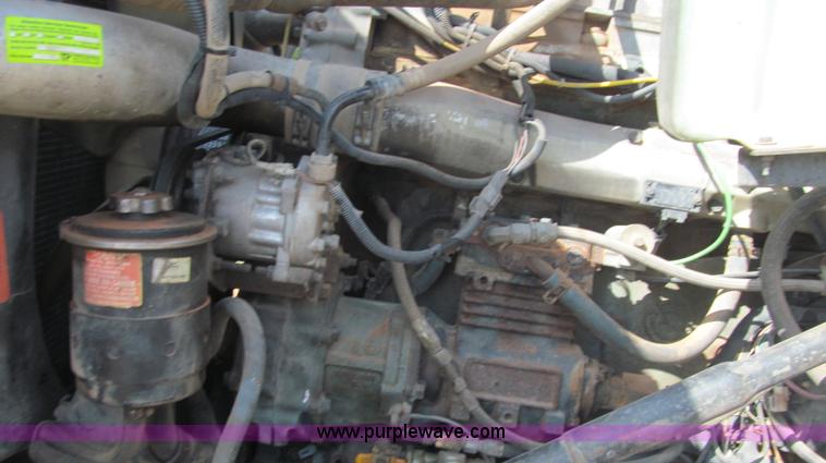 image for item F3011 1995 Ford L9000 AeroMax semi truck