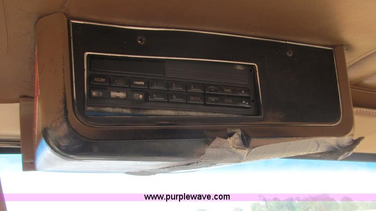 image for item F3011 1995 Ford L9000 AeroMax semi truck