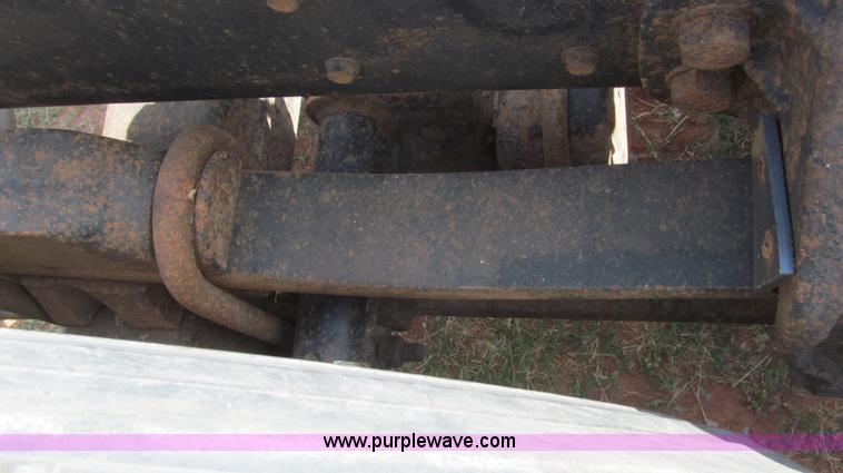 image for item F3011 1995 Ford L9000 AeroMax semi truck