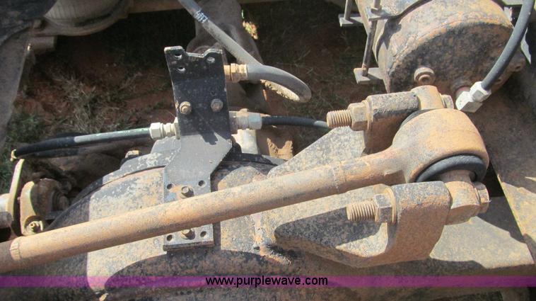 image for item F3011 1995 Ford L9000 AeroMax semi truck