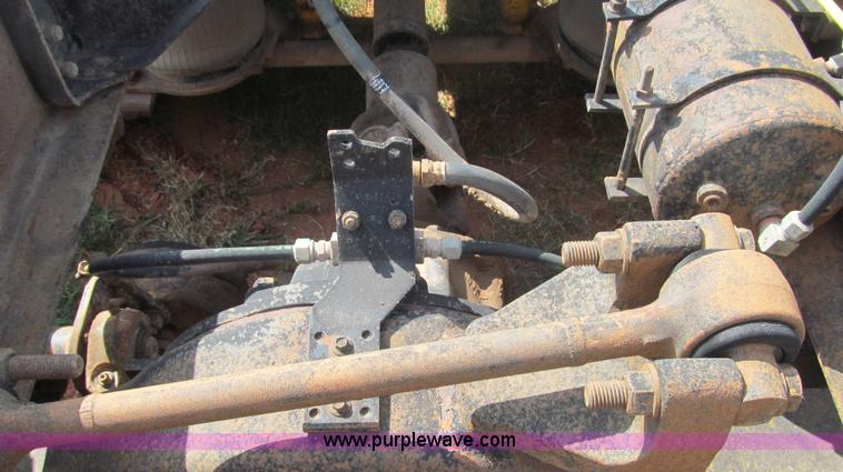 image for item F3011 1995 Ford L9000 AeroMax semi truck