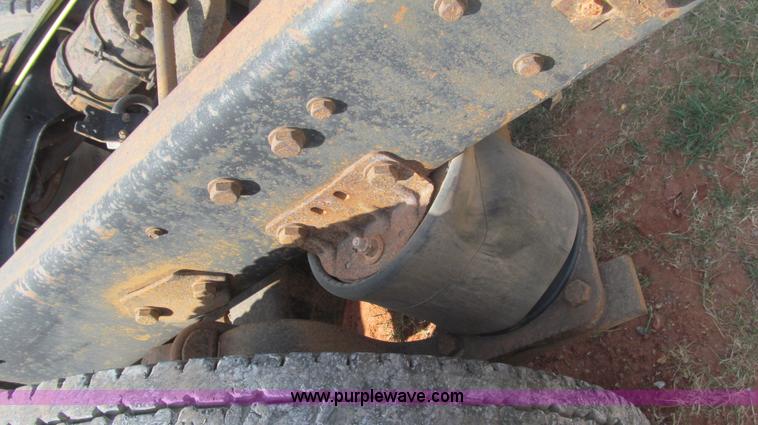 image for item F3011 1995 Ford L9000 AeroMax semi truck