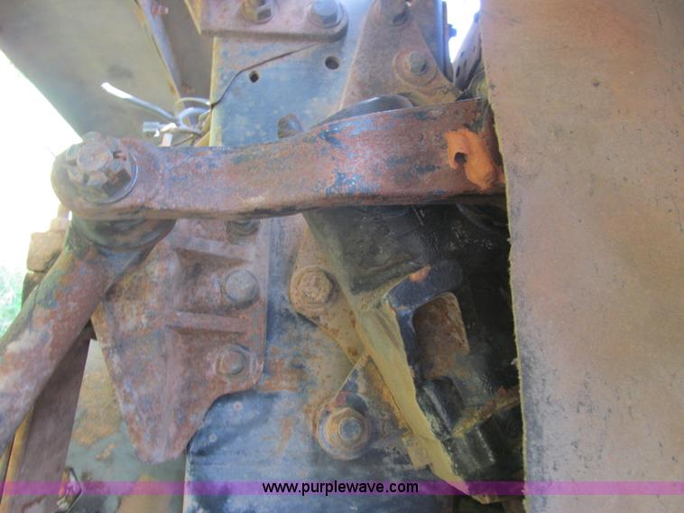 image for item F3011 1995 Ford L9000 AeroMax semi truck