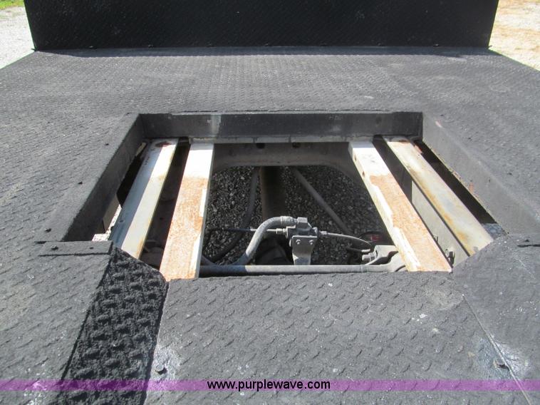 image for item F4501 1995 International 960 semi truck