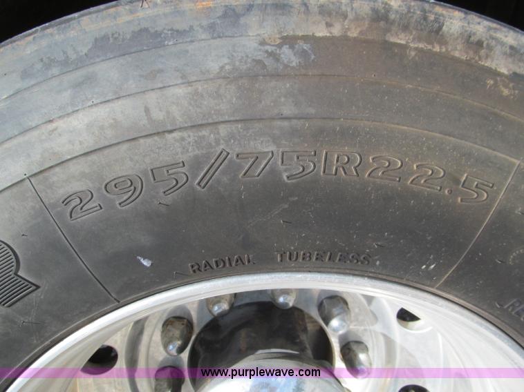 image for item F4501 1995 International 960 semi truck