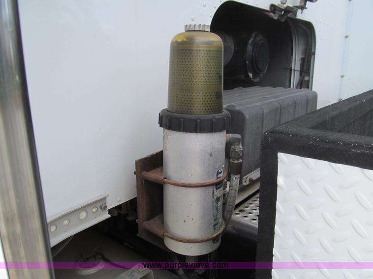 image for item F4501 1995 International 960 semi truck