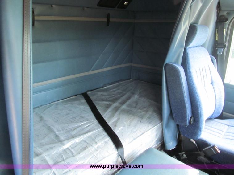 image for item F4501 1995 International 960 semi truck