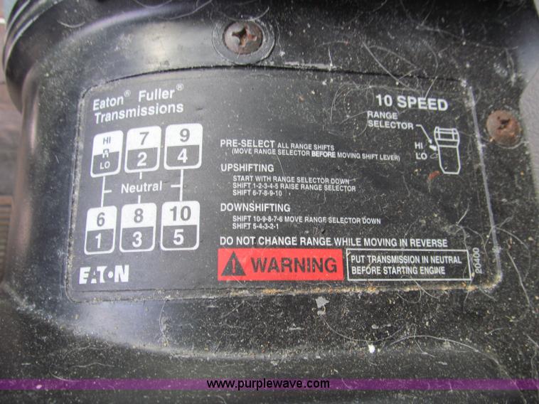 image for item F4501 1995 International 960 semi truck