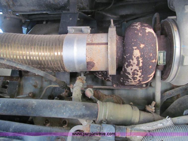 image for item F4501 1995 International 960 semi truck