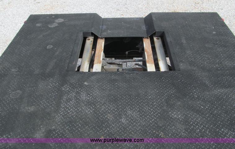 image for item F4501 1995 International 960 semi truck