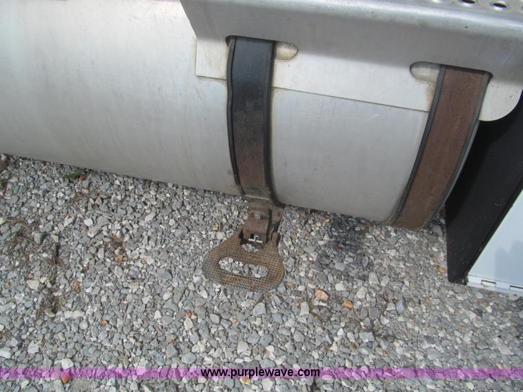 image for item F4501 1995 International 960 semi truck